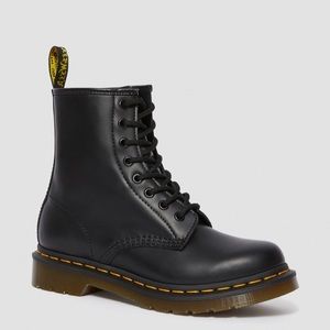 Dr Martens only worn once!!! Black size 7!
